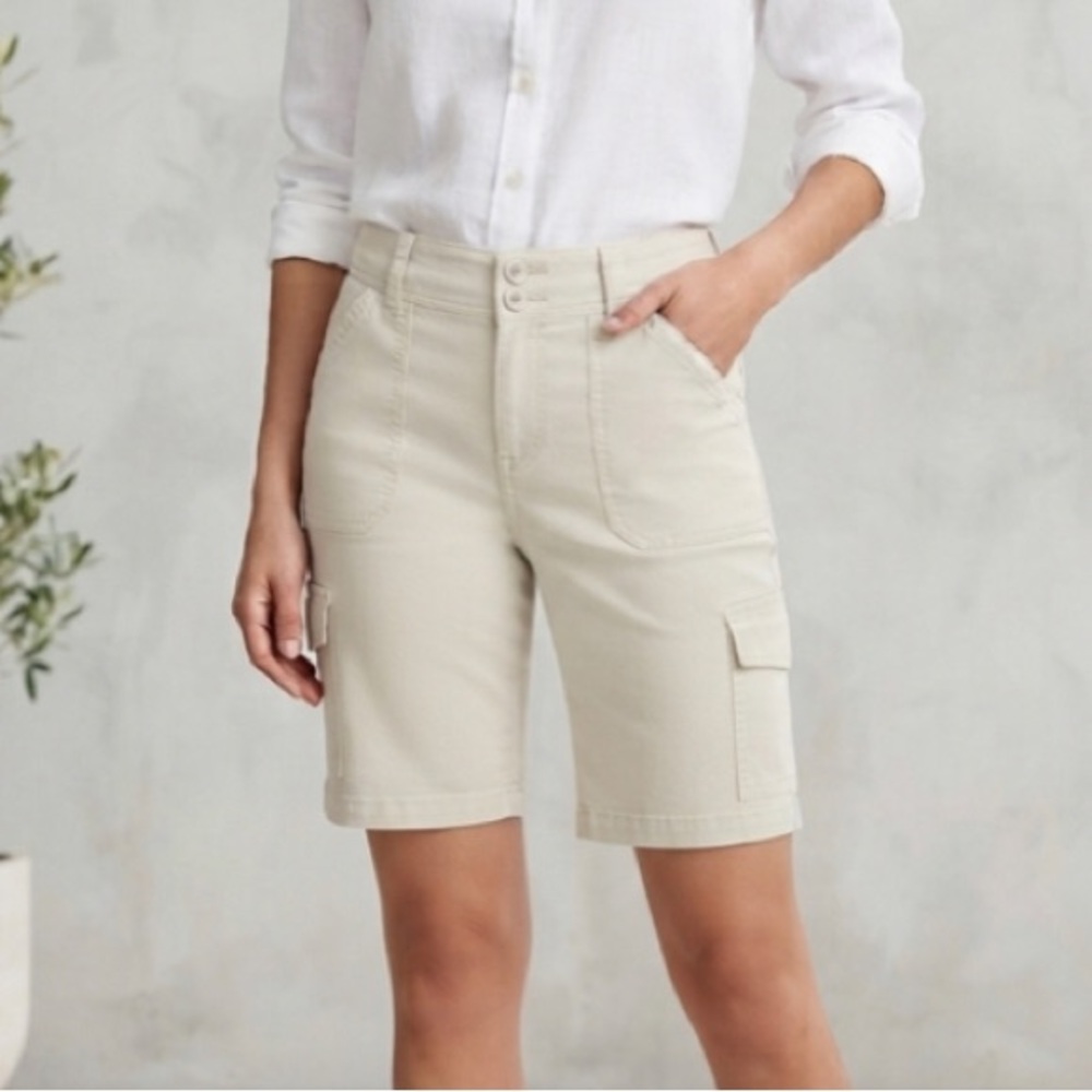 Reitmans Cream Women's 100% cotton Bermudas